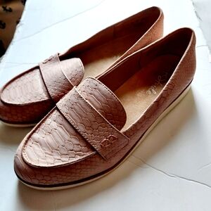 Like new Lifestride ballet pink loafers sz 8.5 wide
